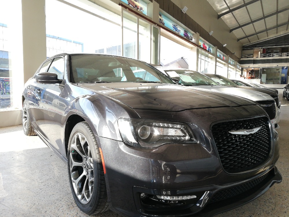 کرایسلەر 300